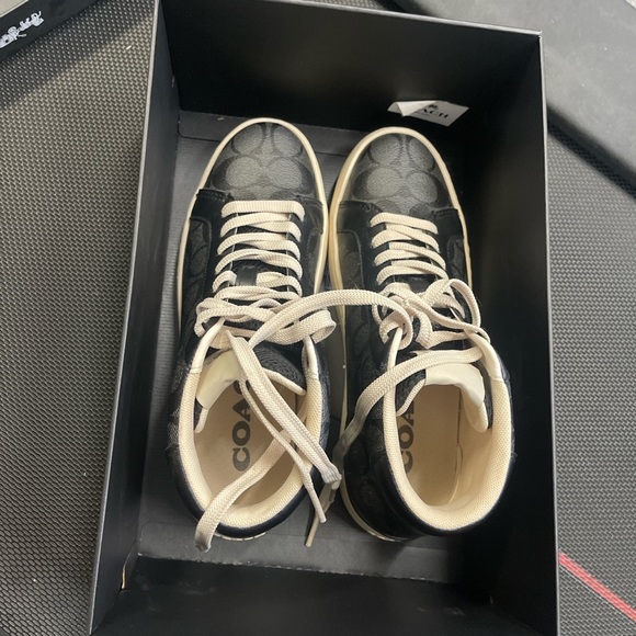 NWT coach clip high top in black - Picture 2 of 4